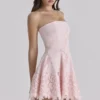 Jemima Pink – trägerloses Minikleid mit Cut-outs und Broderie Anglaise Jemima Pink – trägerloses Minikleid mit Cut-outs und Broderie Anglaise