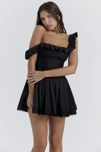 Jemima Schwarzes Plissee-Kleid mit Biesen