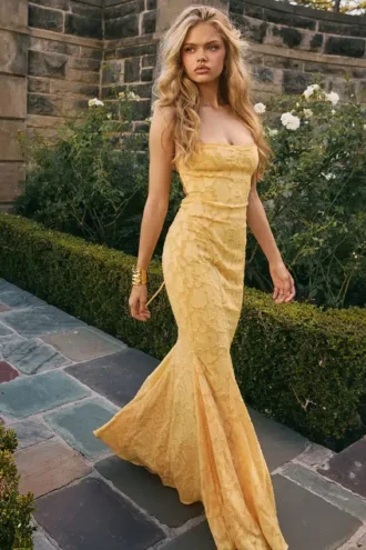 Joan Apricot Maxikleid mit Schnürung am Rücken