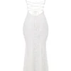 Joan Elfenbeinfarbenes Maxikleid mit Schnürung am Rücken Joan Elfenbeinfarbenes Maxikleid mit Schnürung am Rücken