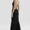 Joan Schwarzes Maxikleid aus Spitze Joan Schwarzes Maxikleid aus Spitze