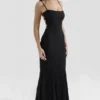 Joan Schwarzes Maxikleid aus Spitze Joan Schwarzes Maxikleid aus Spitze