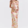 Josefina Elfenbeinfarbenes Maxikleid mit Blumenmuster Josefina Elfenbeinfarbenes Maxikleid mit Blumenmuster