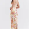Josefina Elfenbeinfarbenes Maxikleid mit Blumenmuster Josefina Elfenbeinfarbenes Maxikleid mit Blumenmuster