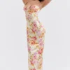 Josefina Elfenbeinfarbenes Maxikleid mit Blumenmuster Josefina Elfenbeinfarbenes Maxikleid mit Blumenmuster