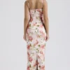 Josefina Maxikleid aus Satin mit rosa Pfingstrosenprint Josefina Maxikleid aus Satin mit rosa Pfingstrosenprint