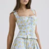 Juana – Baumwoll-Oberteil in zartem Blau mit Vintage-Blumenprint Juana – Baumwoll-Oberteil in zartem Blau mit Vintage-Blumenprint