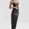Juliana – Schwarzes, trägerloses Midi-Kleid aus veganem Leder Juliana – Schwarzes, trägerloses Midi-Kleid aus veganem Leder