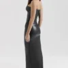 Juliana – Schwarzes, trägerloses Midi-Kleid aus veganem Leder Juliana – Schwarzes, trägerloses Midi-Kleid aus veganem Leder