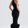 Juniper Schwarzes Midi-Kleid mit Schößchen Juniper Schwarzes Midi-Kleid mit Schößchen