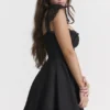 Kaia Schwarzes A-Linien-Minikleid Kaia Schwarzes A-Linien-Minikleid