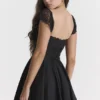 Kaia Schwarzes A-Linien-Minikleid Kaia Schwarzes A-Linien-Minikleid