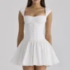 Kaia Weißes Baumwoll-Minikleid Kaia Weißes Baumwoll-Minikleid