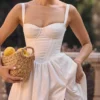 Kelly Weißes Midi-Sommerkleid im Korsetts-Stil Kelly Weißes Midi-Sommerkleid im Korsetts-Stil