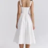 Kelly Weißes Midi-Sommerkleid im Korsetts-Stil Kelly Weißes Midi-Sommerkleid im Korsetts-Stil