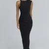 Keoni Schwarzes asymmetrisches Maxikleid mit Drapierung Keoni Schwarzes asymmetrisches Maxikleid mit Drapierung