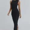 Keoni Schwarzes asymmetrisches Maxikleid mit Drapierung Keoni Schwarzes asymmetrisches Maxikleid mit Drapierung