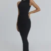 Keoni Schwarzes asymmetrisches Maxikleid mit Drapierung Keoni Schwarzes asymmetrisches Maxikleid mit Drapierung