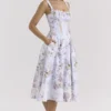 Kim Lilac Floral Baumwoll-Midi-Sommerkleid Kim Lilac Floral Baumwoll-Midi-Sommerkleid
