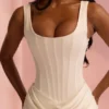 Kira – Maxikleid aus elfenbeinfarbenem Satin mit Raffungen Kira – Maxikleid aus elfenbeinfarbenem Satin mit Raffungen