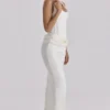 Kira – Maxikleid aus elfenbeinfarbenem Satin mit Raffungen Kira – Maxikleid aus elfenbeinfarbenem Satin mit Raffungen