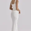 Kira – Maxikleid aus elfenbeinfarbenem Satin mit Raffungen Kira – Maxikleid aus elfenbeinfarbenem Satin mit Raffungen