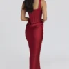 Kira – Rotes Satin-Korsetts-Maxikleid Kira – Rotes Satin-Korsetts-Maxikleid