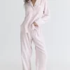 Klassisches Pyjama-Set aus gebürsteter Baumwolle mit rosa Karomuster Klassisches Pyjama-Set aus gebürsteter Baumwolle mit rosa Karomuster