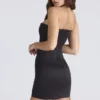 Laila Schwarzes trägerloses Minikleid aus Satin Laila Schwarzes trägerloses Minikleid aus Satin