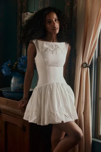 Lauren Weißes Mini-Kleid aus Baumwolle mit Broderie Anglaise und U-Boot-Ausschnitt