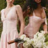 Leia – Midi-Kleid aus rosa Chiffon mit Bindebändern Leia – Midi-Kleid aus rosa Chiffon mit Bindebändern