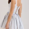 Liesl – Blau gestreiftes Minikleid mit Biesen