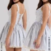 Liesl – Blau gestreiftes Minikleid mit Biesen