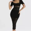 Lilla Schwarzes Midi-Kleid aus durchbrochenem Strick Lilla Schwarzes Midi-Kleid aus durchbrochenem Strick