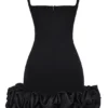Lilou Schwarzes Kleid mit Rüschen an den Säumen