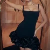 Lilou Schwarzes Kleid mit Rüschen an den Säumen