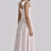 Livia Midi-Sommerkleid aus Baumwolle mit weißem Rosenprint Livia Midi-Sommerkleid aus Baumwolle mit weißem Rosenprint