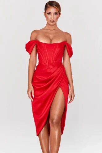 Loretta – Rotes Satin-Schulterfreies Kleid