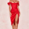 Loretta – Rotes Satin-Schulterfreies Kleid Loretta – Rotes Satin-Schulterfreies Kleid