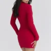 Lotus – Rotes Minikleid aus Krepp mit Schlüssellochausschnitt Lotus – Rotes Minikleid aus Krepp mit Schlüssellochausschnitt