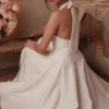 Loulou Midi-Kleid in Elfenbein mit Neckholder Loulou Midi-Kleid in Elfenbein mit Neckholder
