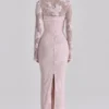 Lucienne – Maxikleid aus rosa Spitze Lucienne – Maxikleid aus rosa Spitze