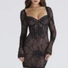 Lucienne Schwarzes Minikleid aus bestickter Blumenspitze – Limited Edition Lucienne Schwarzes Minikleid aus bestickter Blumenspitze – Limited Edition