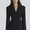 Luella Schwarze Blazer-Jacke aus Krepp mit Sanduhr-Silhouette Luella Schwarze Blazer-Jacke aus Krepp mit Sanduhr-Silhouette