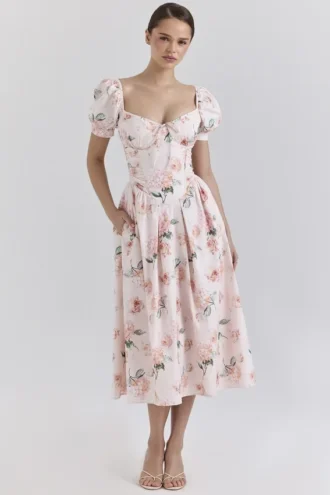 Lulabell Midi-Kleid aus Baumwolle mit Pfirsichblütenmuster und Puffärmeln