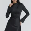 Lulu – Schwarzes Minikleid aus Satin mit langen Ärmeln