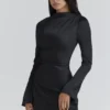 Lulu – Schwarzes Minikleid aus Satin mit langen Ärmeln