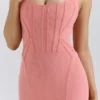 Lusilla Midi-Kleid aus Stretch-Mesh mit Neckholder-Ausschnitt in Korallenrot Lusilla Midi-Kleid aus Stretch-Mesh mit Neckholder-Ausschnitt in Korallenrot