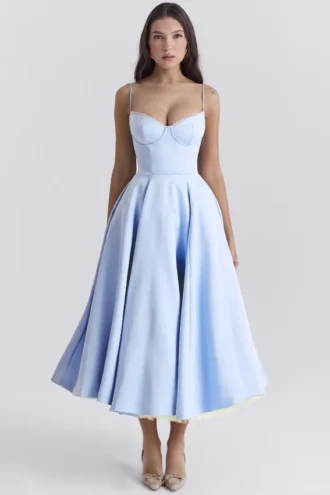 Mademoiselle Cinderella – Blaues Midi-Kleid aus Tüll