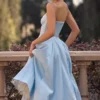 Mademoiselle Cinderella – Blaues Midi-Kleid aus Tüll Mademoiselle Cinderella – Blaues Midi-Kleid aus Tüll